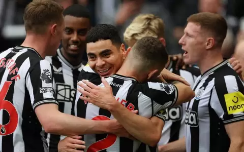 Premier League: Miguel Almir�n pelea por el Gol del Mes