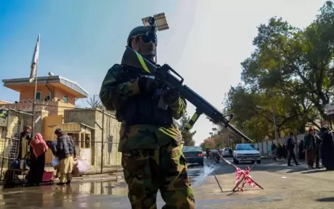 Varias v�ctimas mortales por la explosi�n de una bomba en una mezquita en el norte de Afganist�n