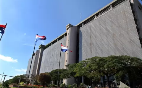 Legisladores piden al BCP rever cobros por uso de Sipap en comercios