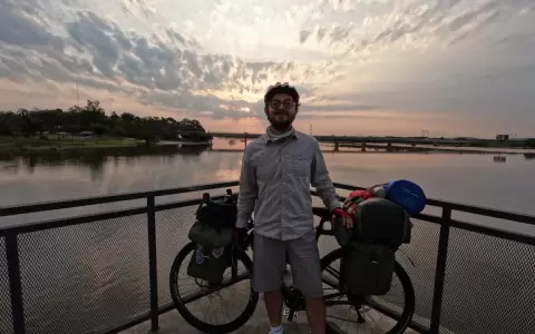 �Ah�ta aju�: vida minimalista sobre dos ruedas, cruzando las misiones jesu�ticas guaran�es