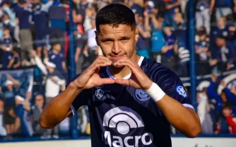 �Cu�nto recibir� Cerro Porte�o por la ida de Alex Arce a Independiente de Rivadavia?