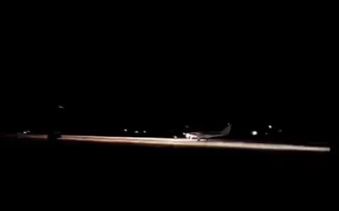 Por precaria pista de aterrizaje en el Chaco, improvisaron iluminaci�n para trasladar a enfermo