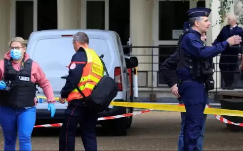 Francia: un profesor muerto y varios heridos en un instituto