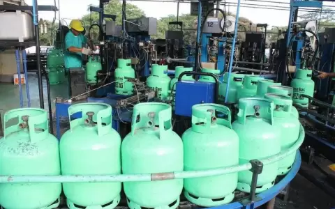 Suba de gas.