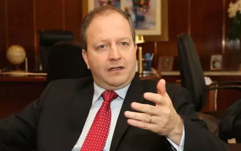 Carlos Fern�ndez Valdovinos.