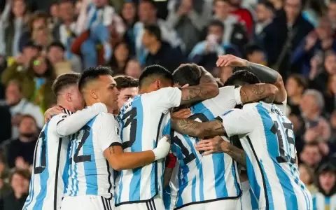 La Albirroja cae ante Argentina en el debut de Daniel Garnero