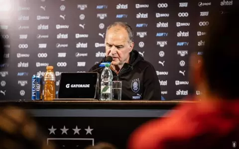 Marcelo Bielsa se califica como mediocre