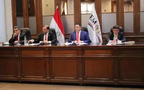 Desde el JEM instan a Hern�n Rivas a pedir permiso y solicitan al Senado designar sustituto