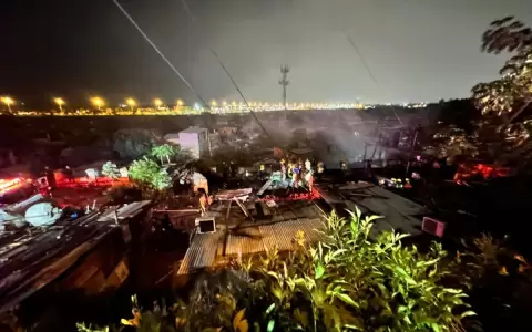 Incendio en la Chacarita: intendente dice que solo han sido da�os materiales pero hay un herido de gravedad