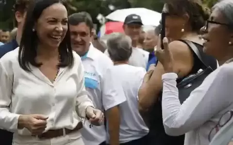 Mar�a Corina Machado arrasa en las primarias en Venezuela