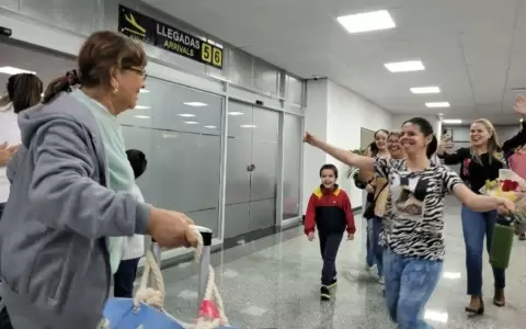 Esta madrugada llegaron m�s compatriotas rescatados de Israel