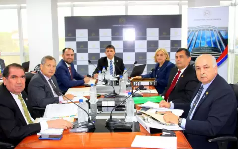 Apuro por ternas de jueces