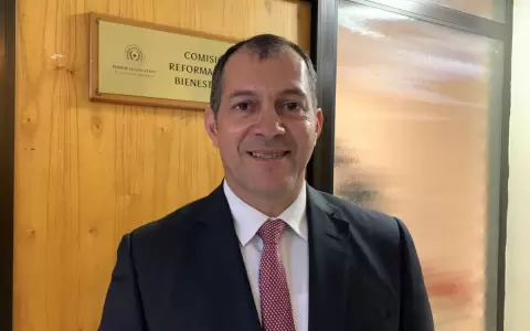 Ministro de Agricultura dice que "tiene dudas sobre si el cambio clim�tico es real"