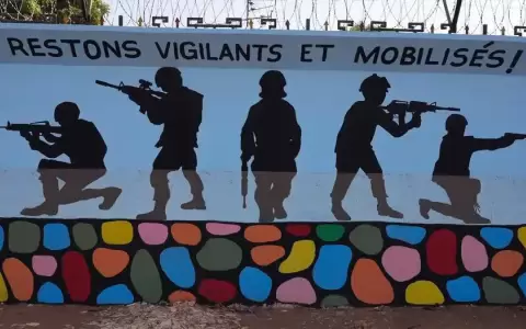 70 muertos, incluyendo ni�os, en ataque en Burkina Faso