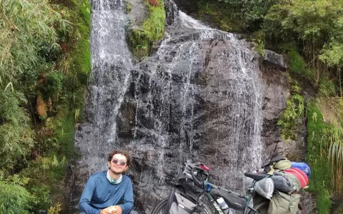 "Ah�ta aju": viajar cumpliendo sue�os, en el futuro seremos solo un retrato olvidado en la pared