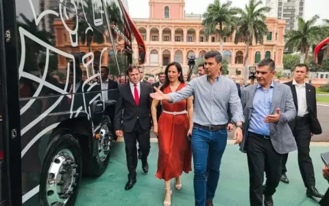 Gobierno sigue evaluando mantener precio del combustible, dice Pe�a