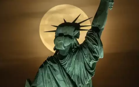 Activistas toman Estatua de la Libertad para pedir por Gaza