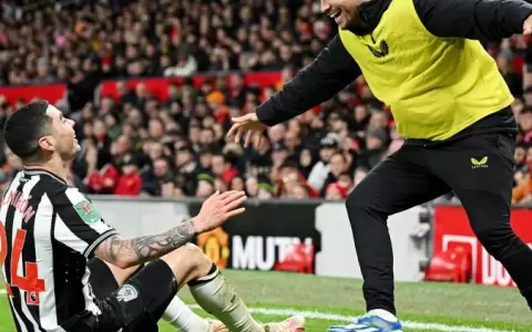 Golazo de Miguel Almir�n ante el Manchester United