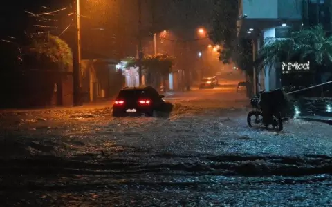 Intensas lluvias dejaron inundaciones y varios da�os