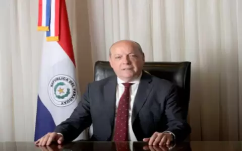 Diesel justifica la reserva del encuentro con Pe�a y minimiza cr�tica por la cita en Mburuvicha R�ga