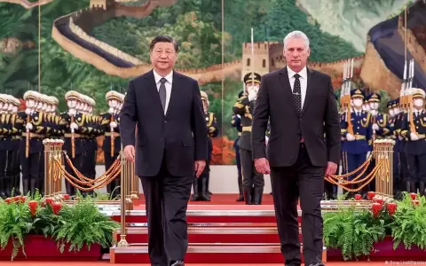 Xi Jinping se re�ne en Pek�n con el primer ministro de Cuba