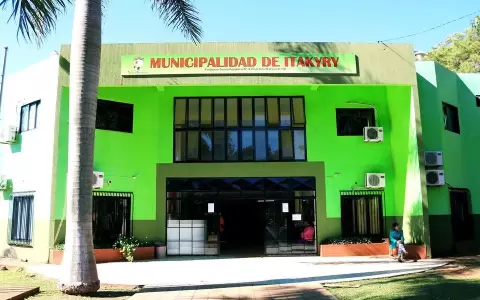 Intendente de Itakyry: �Llev�bamos a pacientes en taxis o autos de amigos�