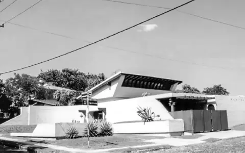 La arquitectura de Pind�: Una �posmodernidad� ignorada