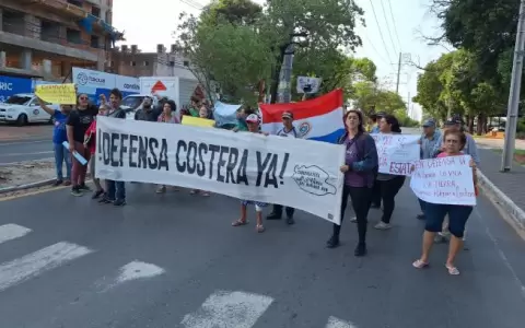 Pobladores de Ba�ado Sur reclaman construcci�n de defensa costera
