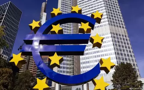 Bruselas rebaja el crecimiento del PIB de la eurozona