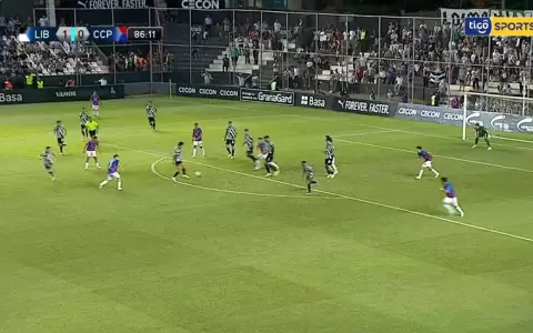 El grosero error de Roque Santa Cruz ante Cerro Porte�o