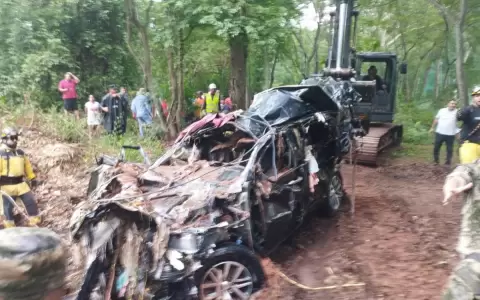 Cuerpos de los militares desaparecidos no est�n dentro de la camioneta retirada del arroyo
