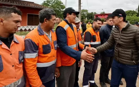 En Ayolas, Pe�a promete trabajo coordinado para asistir a damnificados tras temporal