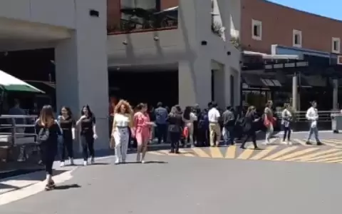 Reportan principio de incendio en el Shopping del Sol