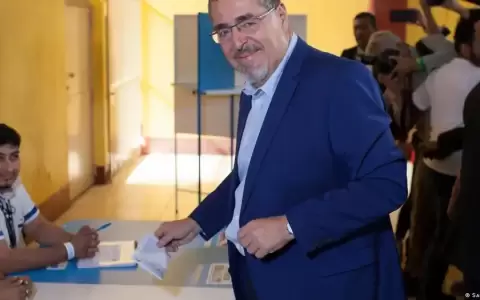 Guatemala: tribunal invalida a partido del presidente electo