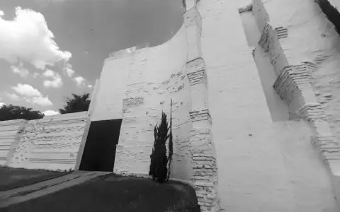 FADA-UNA: obra arquitect�nica de Pind� en exposici�n fotogr�fica