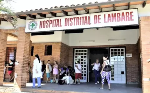 M�dicos presentaron renuncia masiva ante Hospital de Lambar� por denuncia de uso pol�tico