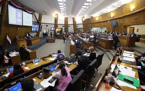 Diputados levanta sesi�n por falta de cu�rum y convoca a extraordinaria