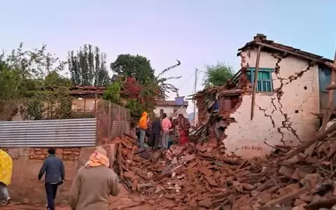 Un mort�fero terremoto sacude Nepal, dejando un saldo de m�s de 157 muertos y construcciones destruidas