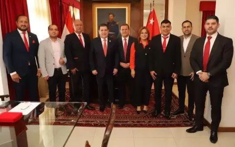 Militares arrastrados: intendente de Lambar� se refugia en la ANR en medio de investigaci�n