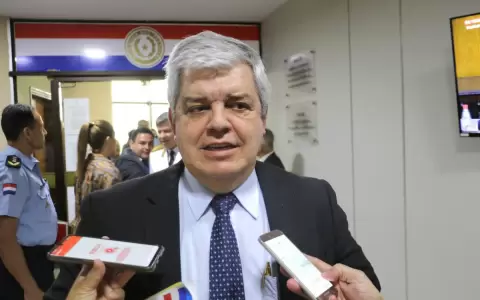 Riera urgir� al Senado tratar proyecto de modernizaci�n de la Polic�a Nacional