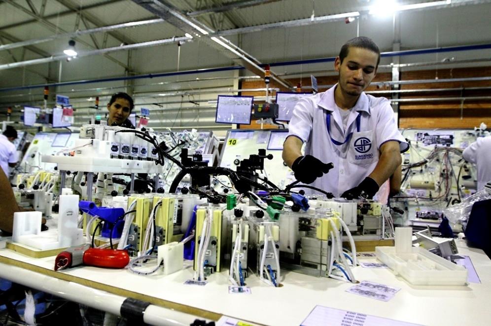aircraft technician salary in emirates