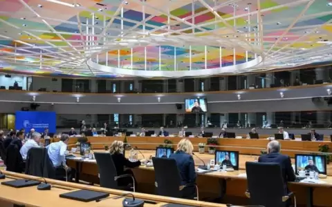 UE aprob� la duod�cima tanda de sanciones contra Rusia
