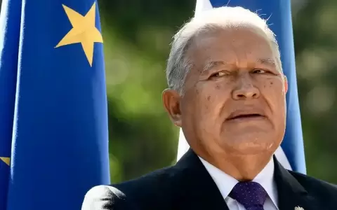 Expresidente S�nchez Cer�n, a juicio por corrupci�n el El Salvador