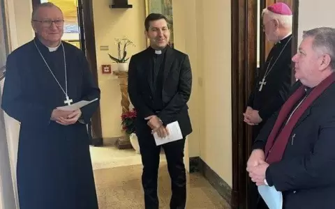 Pe�a saluda a Vincenzo Turturro, nuevo nuncio apost�lico en Paraguay