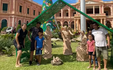 Palacio de L�pez se viste de Navidad con �rbol gigante y pesebre con la Sagrada Familia