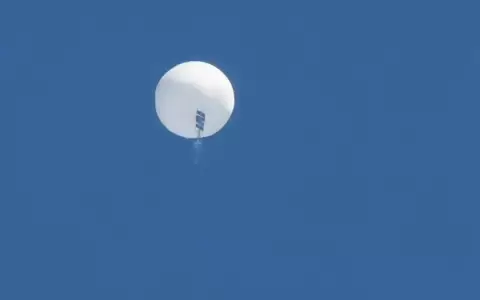 Taiw�n detecta dos globos chinos cruzando la l�nea media