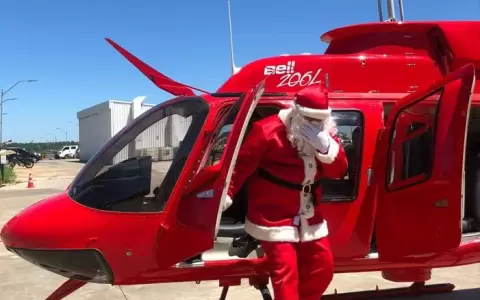 Pap� Noel deja el trineo, en helic�ptero y junto a duendes recorrer� los hospitales
