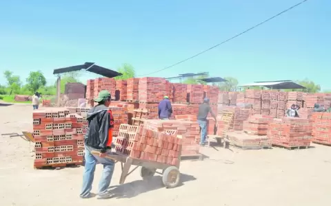 Oleros de Tobat� piden apoyo para impulsar la producci�n local en construcciones