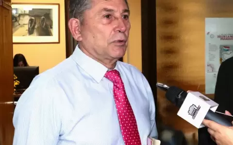Senador Luis Pettengill."