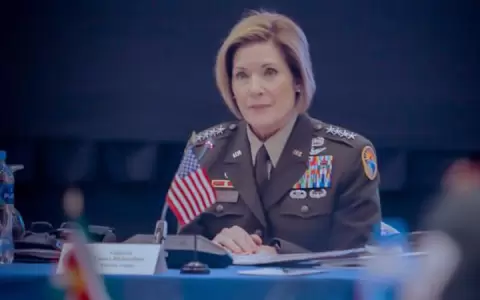 Laura Richardson, primera mujer en liderar el Comando Sur, se reunir� con autoridades nacionales